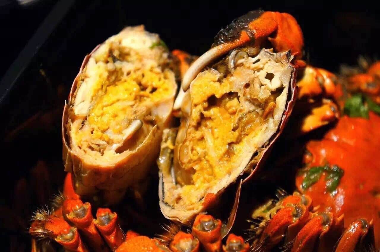 每年9,10月,是螃蟹黄多油满之时 魔菌已经听到"美食家"们口水滴落的