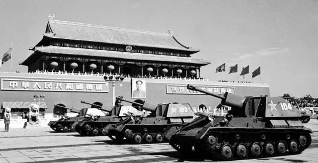 1953年阅兵是新中国成立后的第5次国庆阅兵.