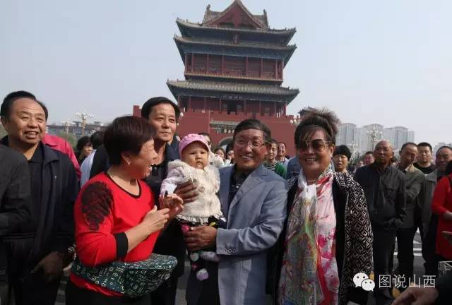 头条|临汾鼓楼南北街开通 宿青平当街被市民围