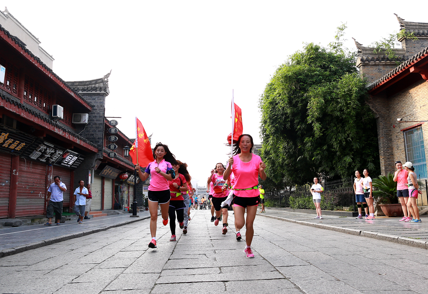 150名跑者历时60天,用脚步绘制的襄阳最新街