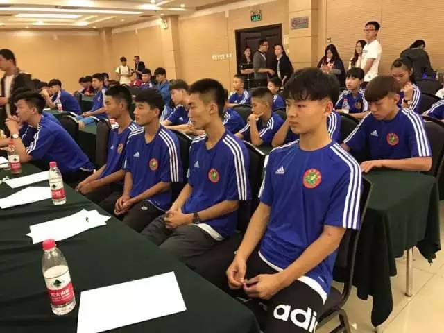 [焦点]中国首批校园足球最佳阵容国庆赴西班