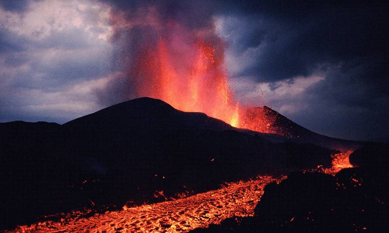 滚烫的岩浆,炙热的火焰,探秘全球10大火山探险