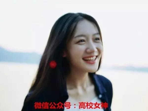 中国戏曲学院新生刘姝彤浙江妹子校服照超清纯