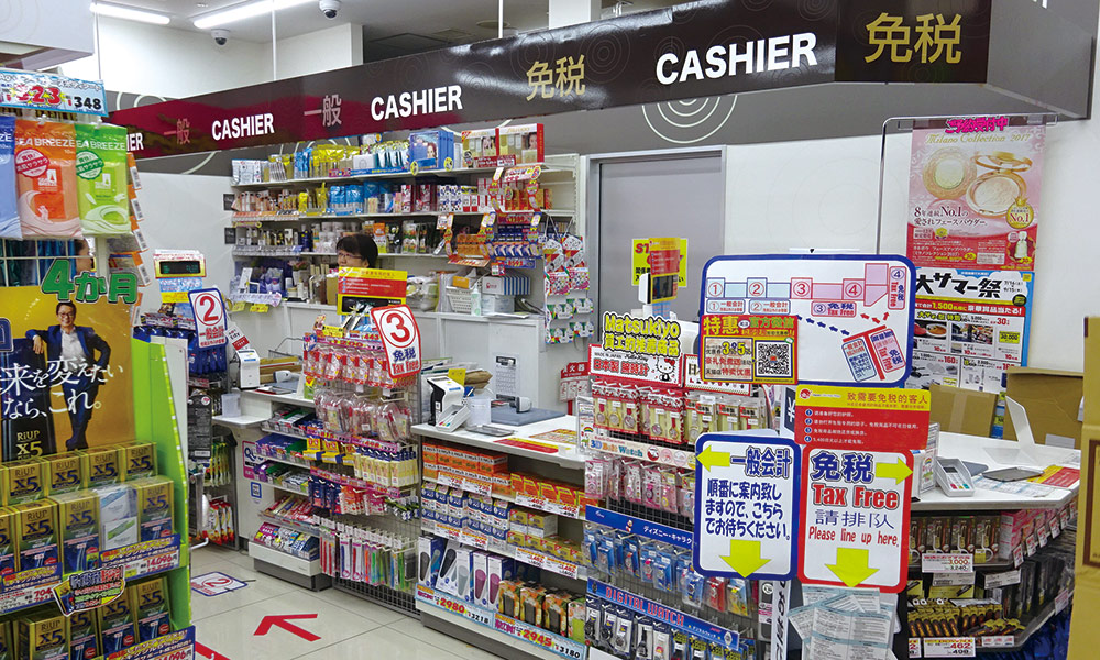 中国人来了,日本药妆店超忙的| CBNweekly