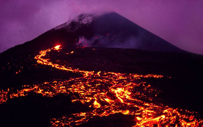 滚烫的岩浆,炙热的火焰,探秘全球10大火山探险