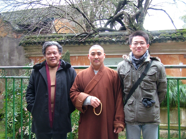 念慧法师陪同毛翔先老师,吴东洲老师共游天台山国清寺