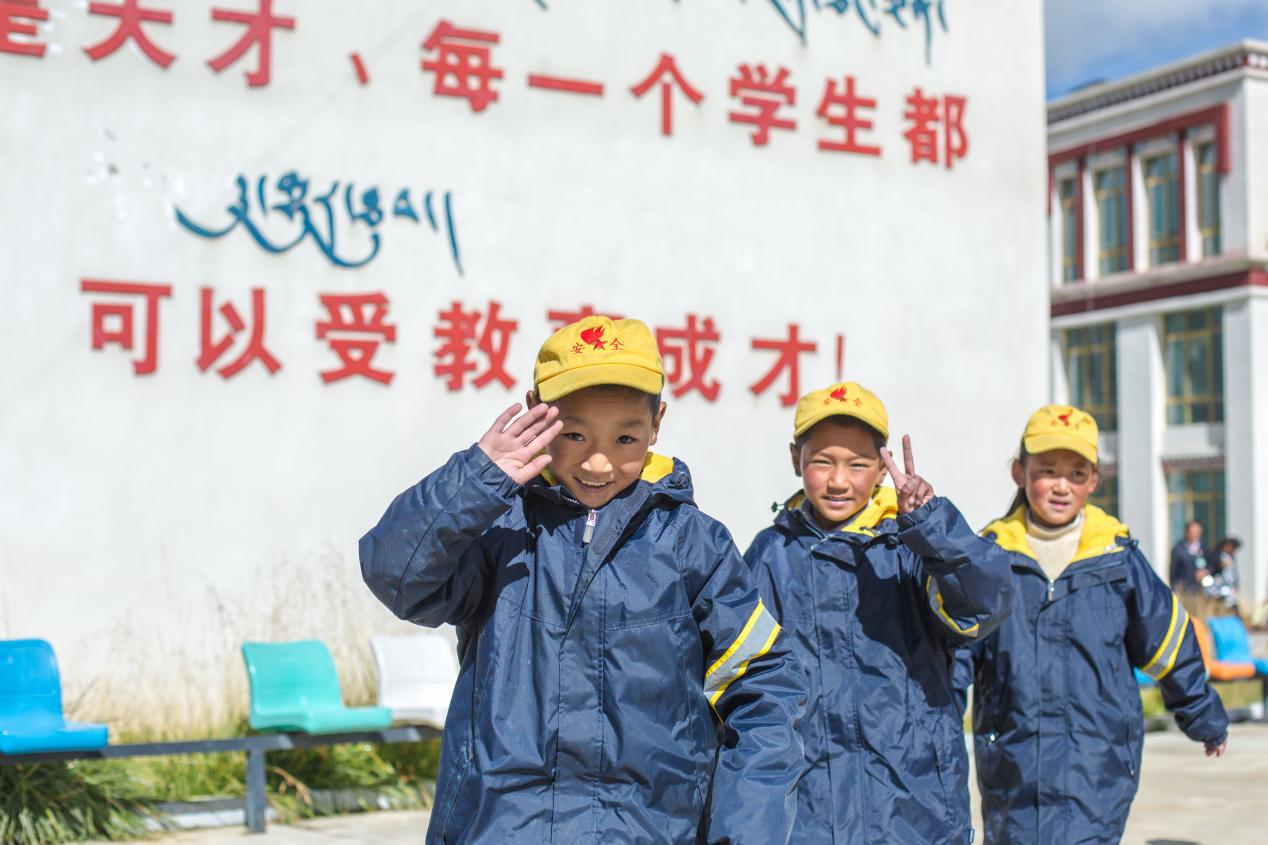 苏宁"情暖西部"爱心送达6所墨竹工卡县小学