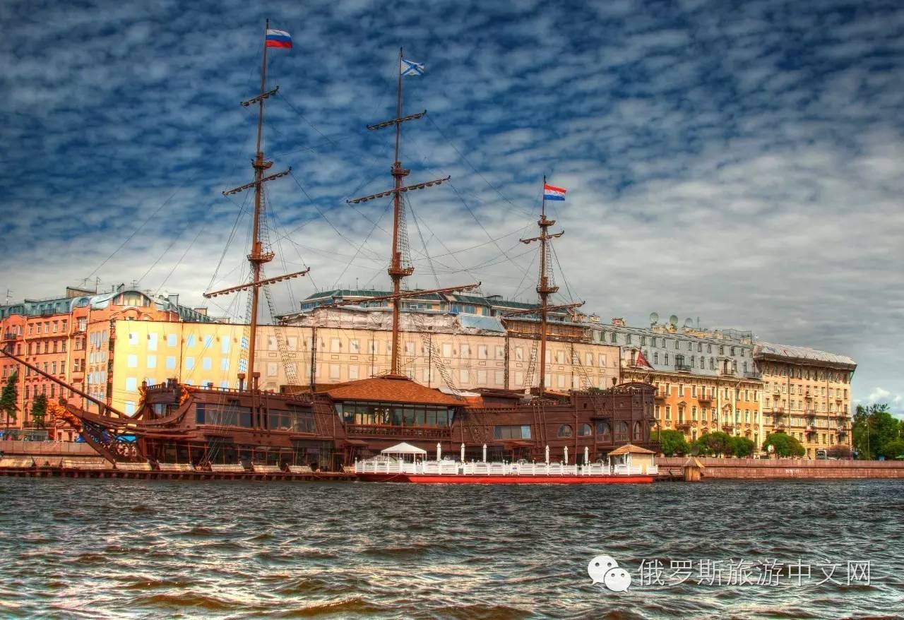海盗幽灵船变身知名船餐厅,圣彼得堡飞翔的荷