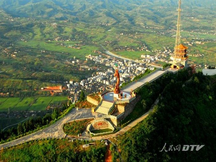 湖北十堰竹山县:建造系列女娲山风景景观.