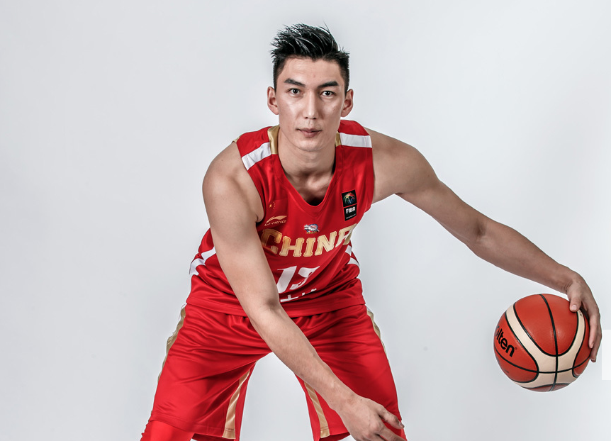 新疆队穿中国红出战FIBA亚冠杯