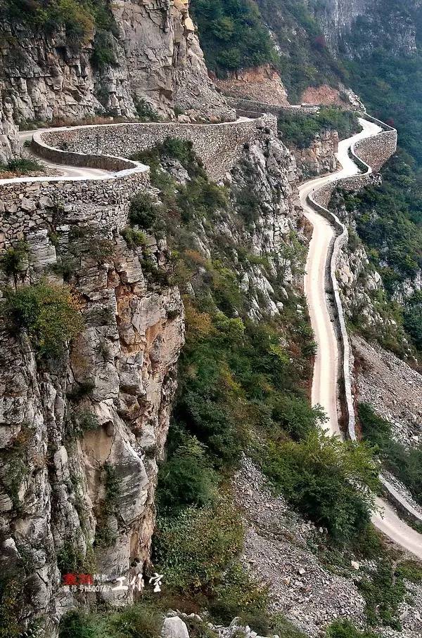 林州石板岩车佛沟村山路