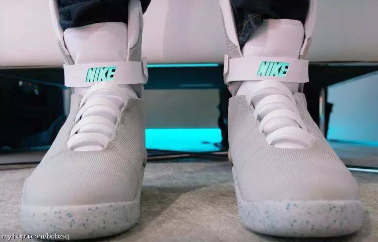 【附上脚图】nike mag 自动系鞋带很炫,脚感不错,有3