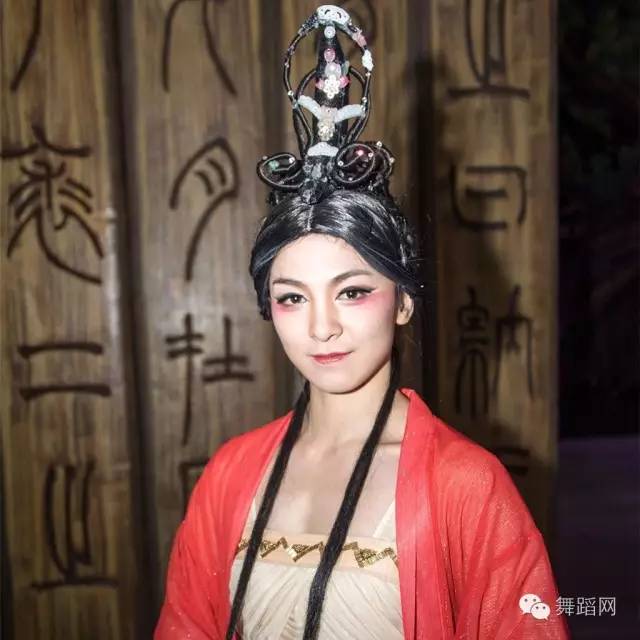 跳舞的妆容应该这样子化才美