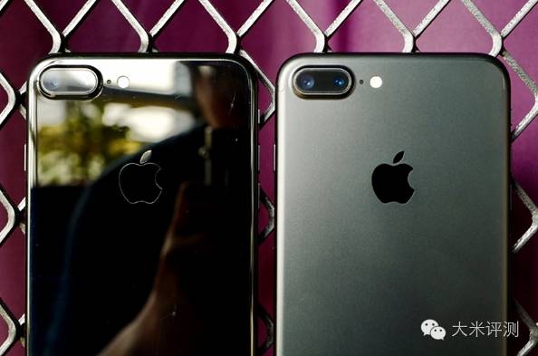 iPhone7Plus 亮黑色 vs 磨砂黑 谁更耐用?