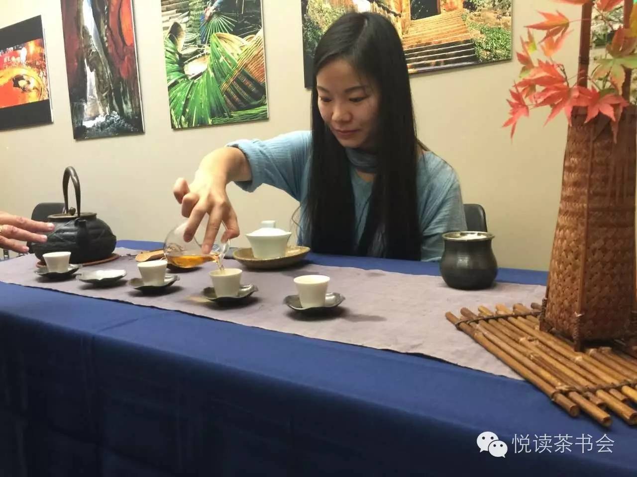 jing chen(陈靖)茶艺师在分茶汤.