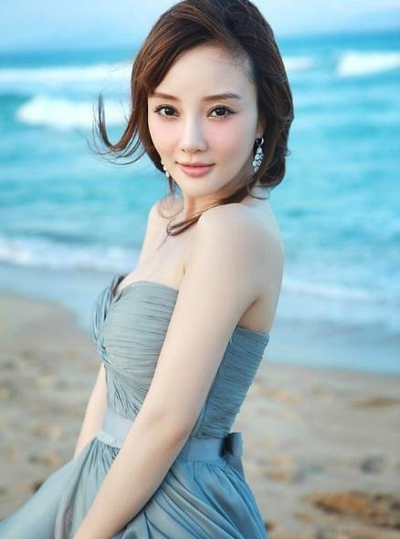 李小璐带妆照