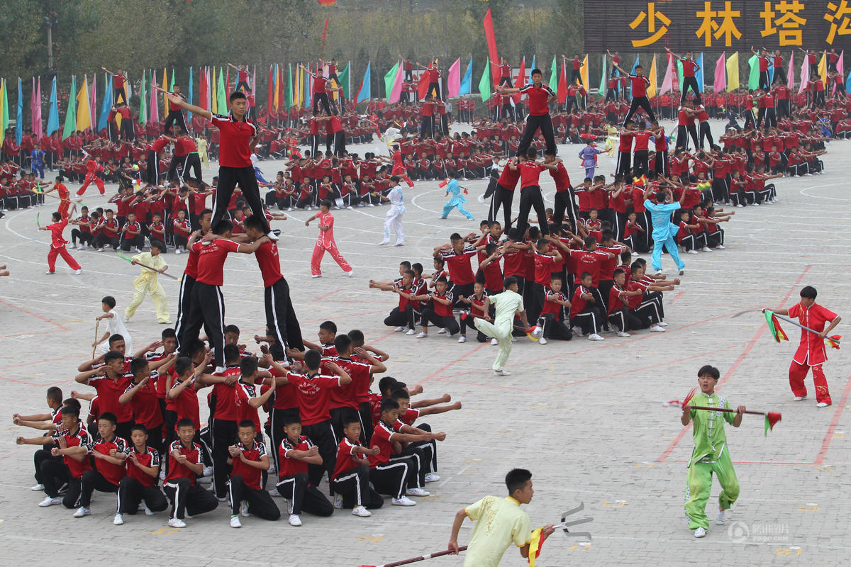 少林武术节预演 近三万名弟子秀绝技