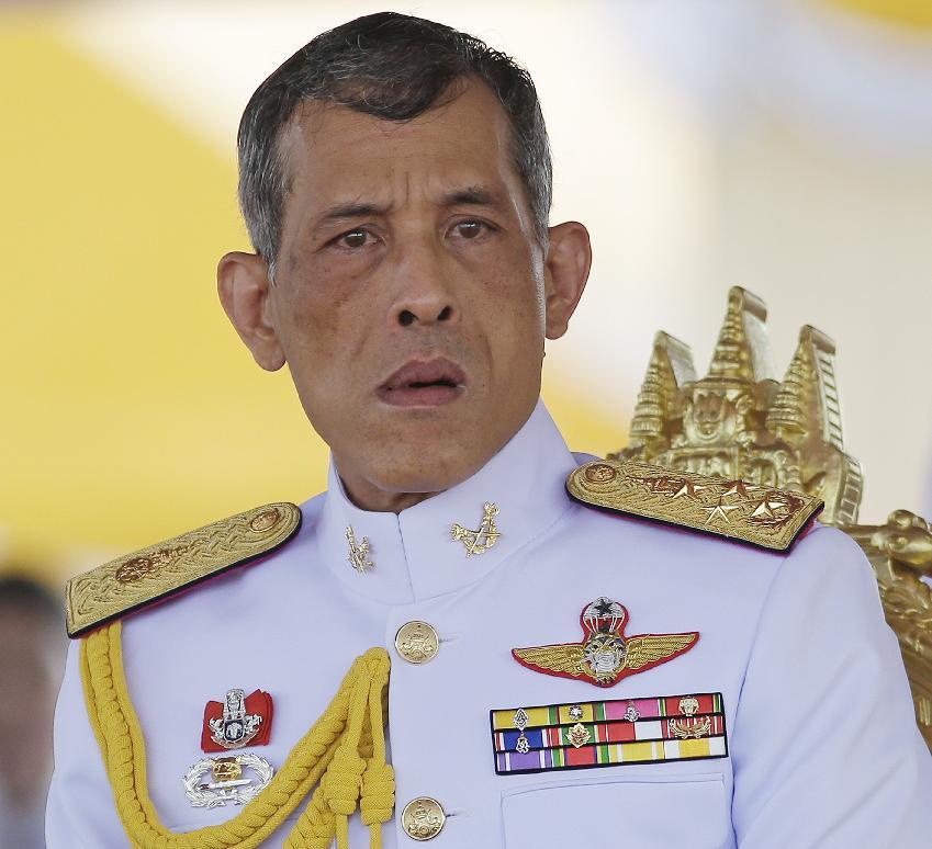 泰国民众永远的国王 蒲美蓬传奇一生