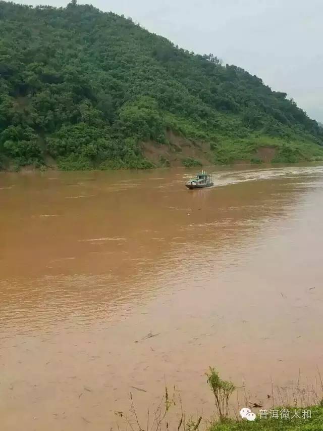 镇沅秀山澜沧江码头随拍