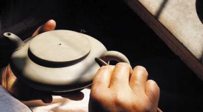 半岛app官网紫沙壶是茶具文明中的“前驱者”。(图1)
