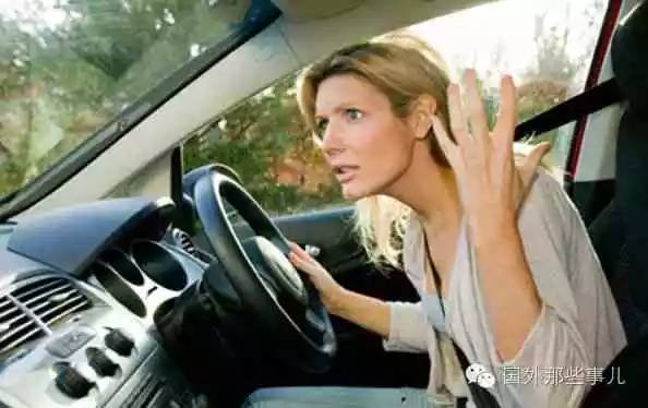 英国女子驾照考了31年,教练含泪恳求别学开车