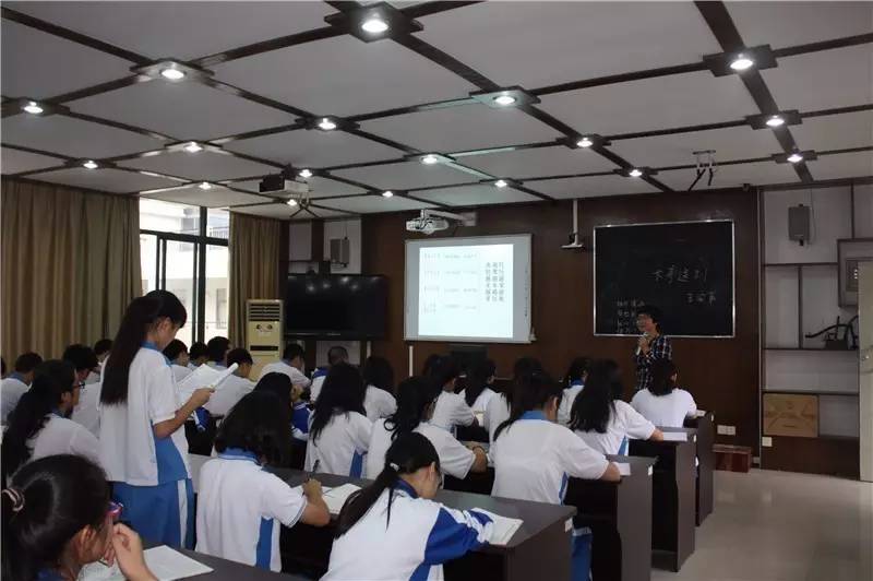 评课稿范文 数学_小学语文评课稿范文_小学数学评课稿范文