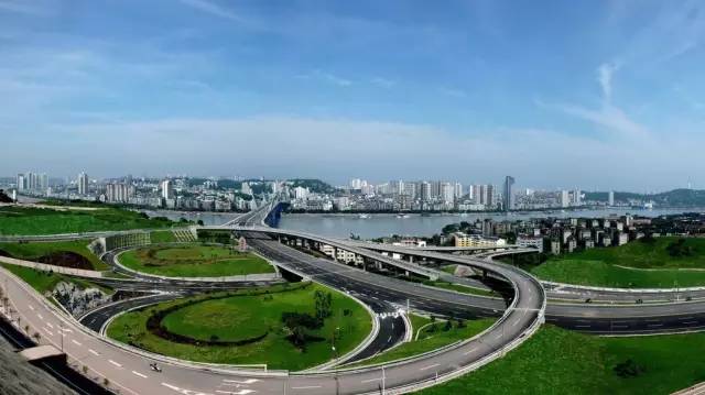 重庆县城人口_昨日,北川县城,救援人员在废墟中搜寻幸存者.新华社发-重庆晨报