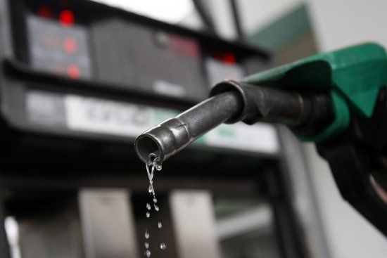 成品油价迎年内最大涨幅 满一箱油得多花14块