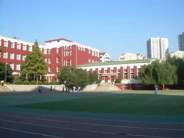 大连市第八中学大连市第二十四中学,为辽宁省重点中学,辽宁省示范高中