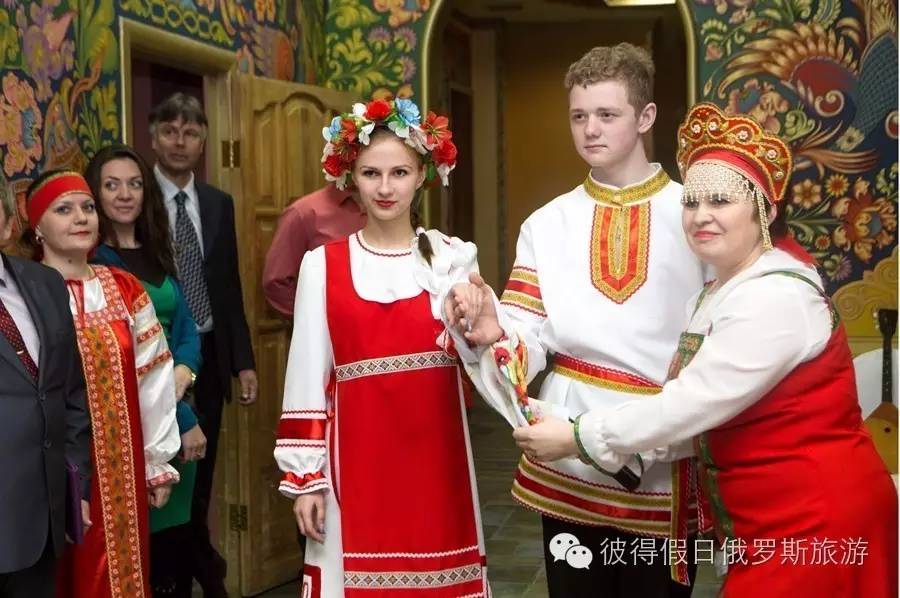 俄罗斯结婚礼俗-独特的异国婚礼