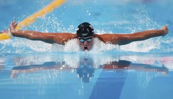 游泳有助于脊椎病治疗?没有那么简单。