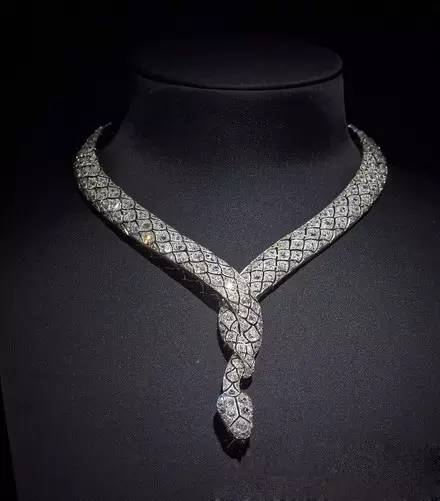 蛇形项链1919 年 卡地亚巴黎 铂金 钻石 采用种子式镶嵌
