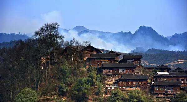 冯骥才:古城已完蛋,别再祸害古村了!