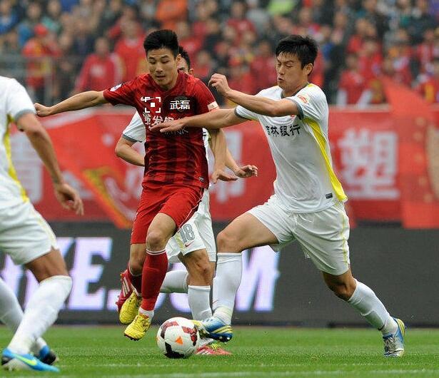 中国足球人才极度匮乏,出场11次就成中超新人