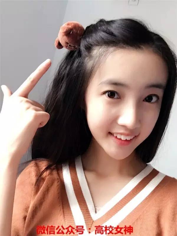 16岁高中美少女清纯可爱,网友惊呼:林依晨妹妹!