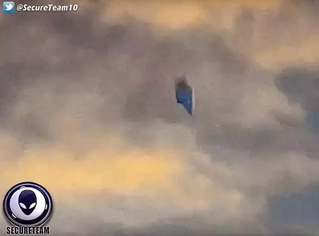 现场直击!美俄亥俄州空军基地拍到诡异ufo图片
