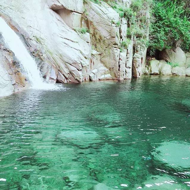 青岛连下了几场雨,北九水现在正是最美的时候,水库清澈,潮音瀑美爆!