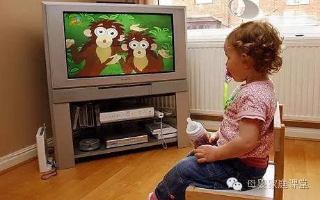 孩子们几岁可以看电影和电视?