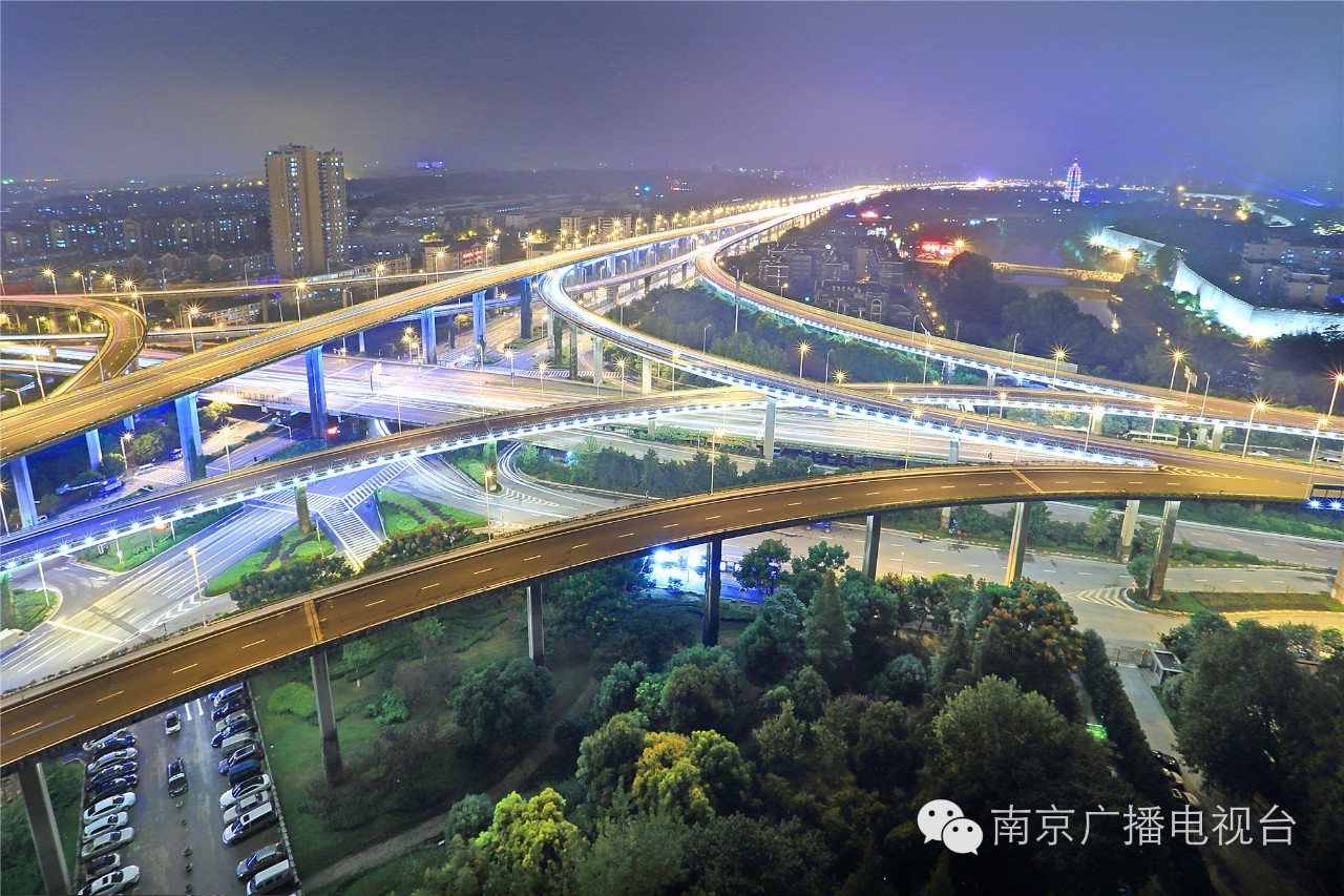 玄武湖景区环湖路,洲岛路,湖心岛岸线,赛虹桥立交,双桥门立交以及连接