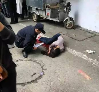 年轻女子在滁州街头被狂捅25刀致心脏休克,什么仇什么