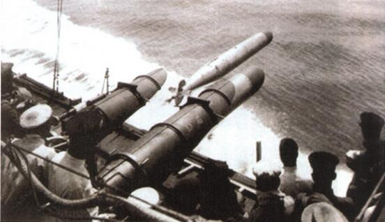 93式氧气鱼雷发射对雷击战术的重视,让日本人几乎到了一种癫狂的地步.
