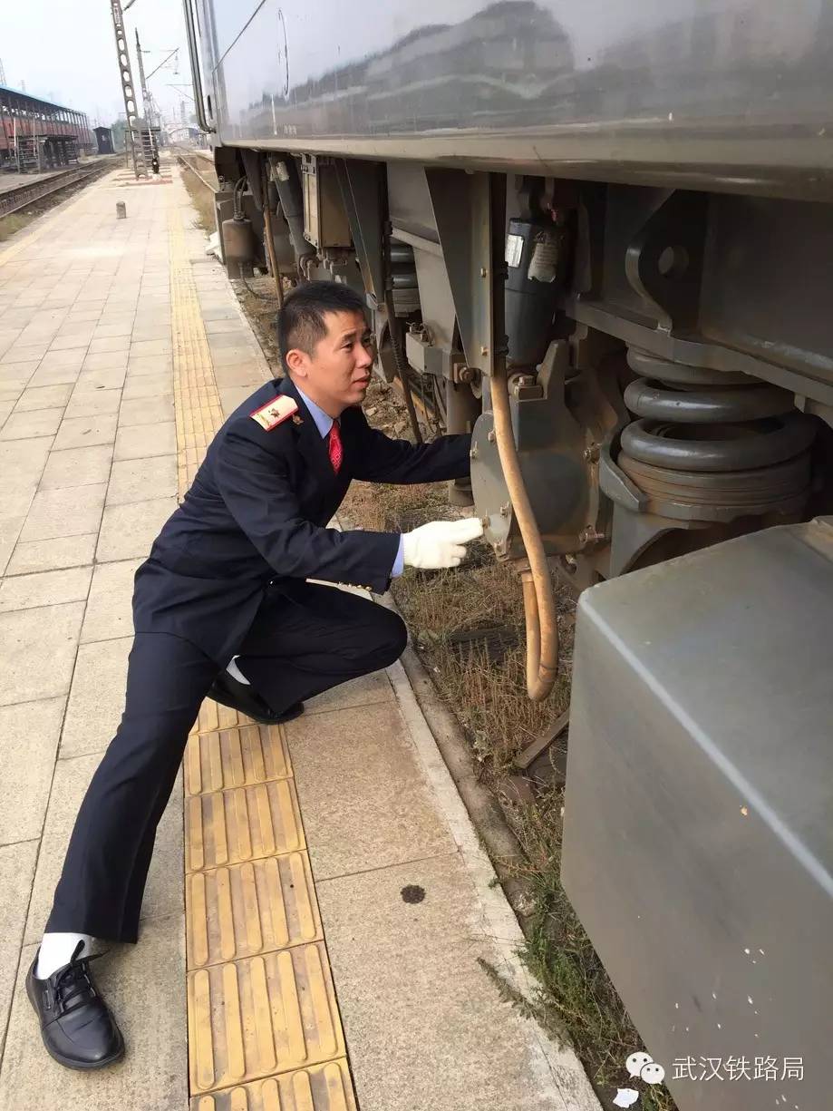 江岸机务段制定补强计划为职工充电补钙