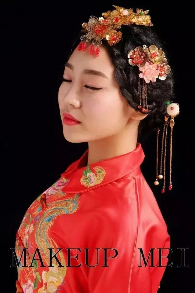 粉黛描眉、珠翠摇曳，红调中式解锁中国传统之美!