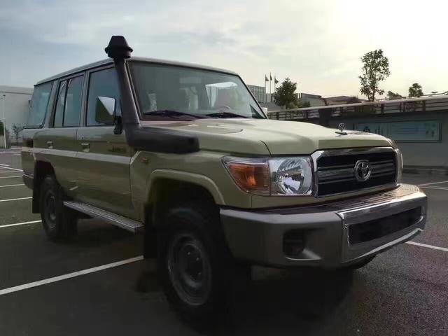 陆巡的经典兰德酷路泽landcruiser76柴油版