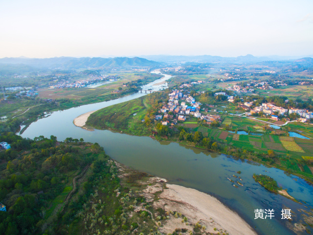 图片作者:黄 洋拍摄地点:屏山镇拍摄时间:2016年10月27日关注赣江源文