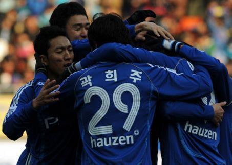 韩国归化的第一名中国球员,为追逐足球梦放弃