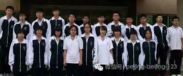 其它 正文  据悉,北京市不会向各中小学硬性推广新款校服,假如学校有