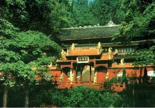 于天宝六年(747年)下诏敕建云峰禅院.