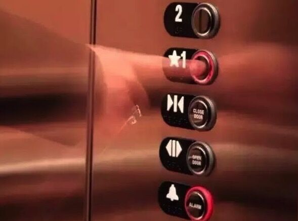 专家揭发电梯里的关闭按钮其实是假的!