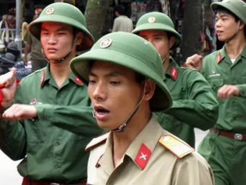 越南士兵头上戴的绿头盔从何而来? 如今风靡世界